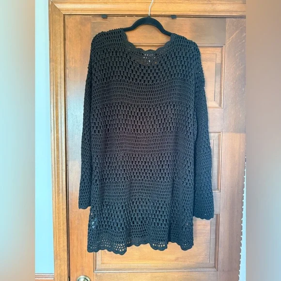 Show Me Your MuMu Paula Pullover Coverup in Black - Picture 10 of 11